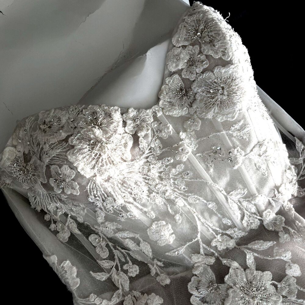 David's Bridal Women's Galina Signature Wedding Dress Size 14 Embroidered - Picture 3 of 8